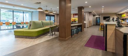 Home2 Suites by Hilton Raynham Lobby