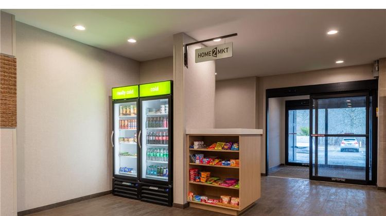 Home2 Suites by Hilton Raynham Restaurant