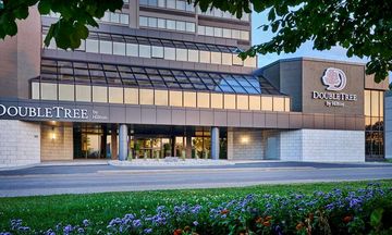 DoubleTree Windsor Hotel & Suites