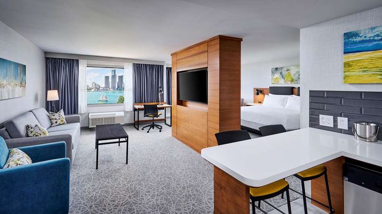<b>DoubleTree Windsor Hotel & Suites Room</b>. Images powered by <a href="https://iceportal.shijigroup.com/" title="IcePortal" target="_blank">IcePortal</a>.