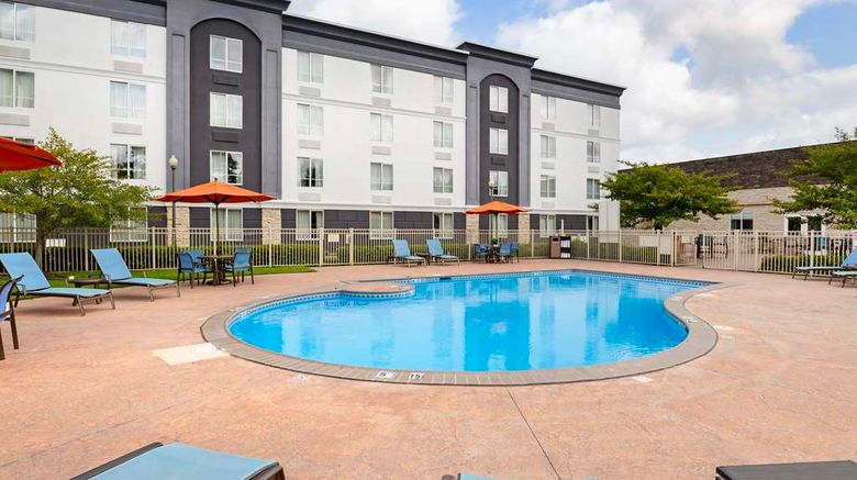 <b>Best Western Premier Richmond Gateway Pool</b>. Images powered by <a href="https://iceportal.shijigroup.com/" title="IcePortal" target="_blank">IcePortal</a>.