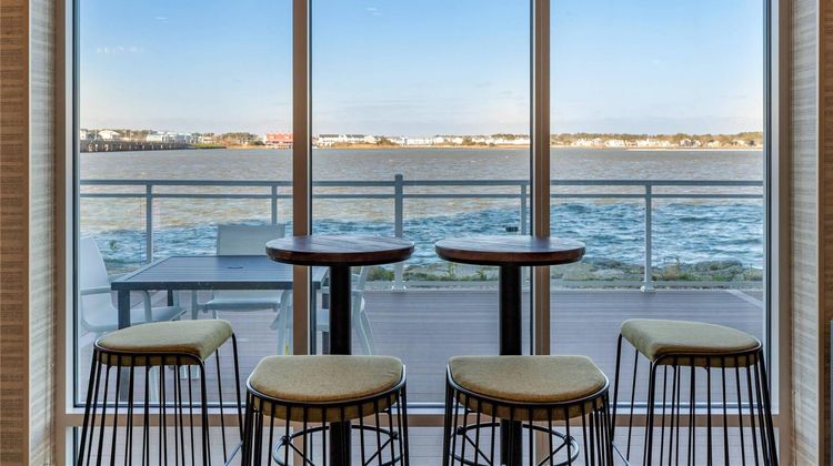 Cambria Hotel Ocean City Bayfront Restaurant