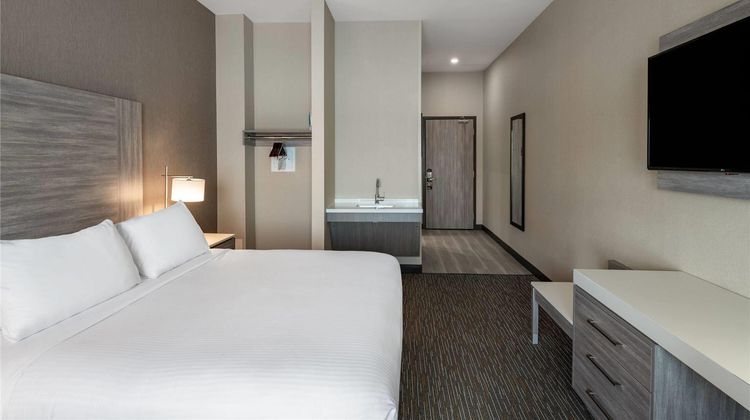 Wingate by Wyndham Kanata West Suite