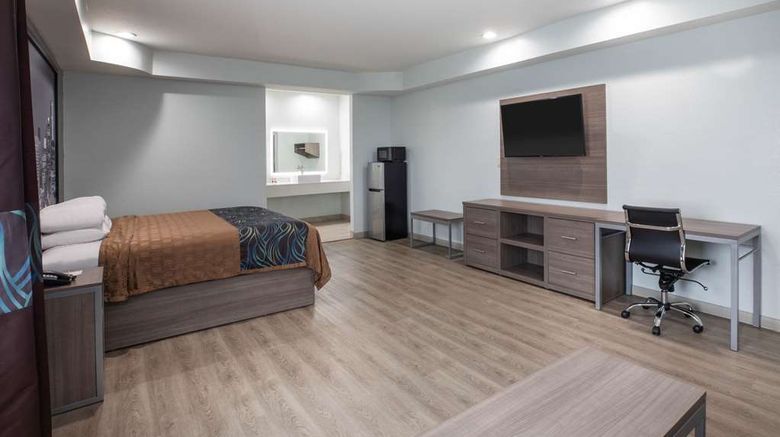 <b>Super 8 by Wyndham Humble/Houston Room</b>. Images powered by <a href="https://iceportal.shijigroup.com/" title="IcePortal" target="_blank">IcePortal</a>.