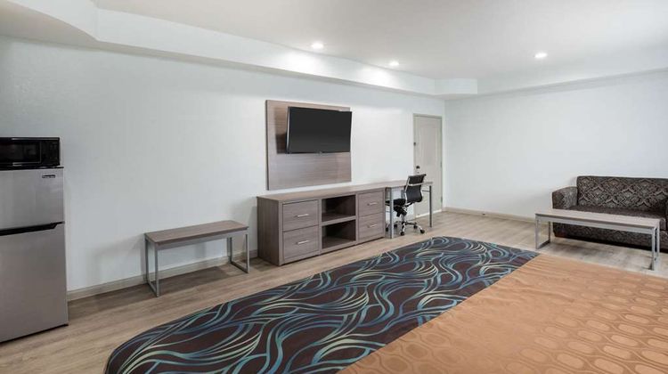 Super 8 by Wyndham Humble/Houston Room