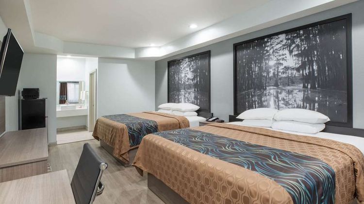Super 8 by Wyndham Humble/Houston Room
