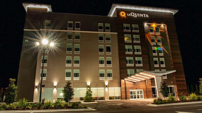 <b>La Quinta Inn & Suite by Wyndham Exterior</b>. Images powered by <a href="https://iceportal.shijigroup.com/" title="IcePortal" target="_blank">IcePortal</a>.