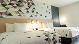 La Quinta Inn & Suite by Wyndham Room