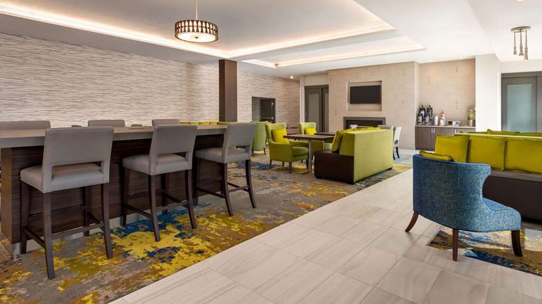 <b>La Quinta Inn Orlando IDrive Theme Parks Lobby</b>. Images powered by <a href="https://iceportal.shijigroup.com/" title="IcePortal" target="_blank">IcePortal</a>.
