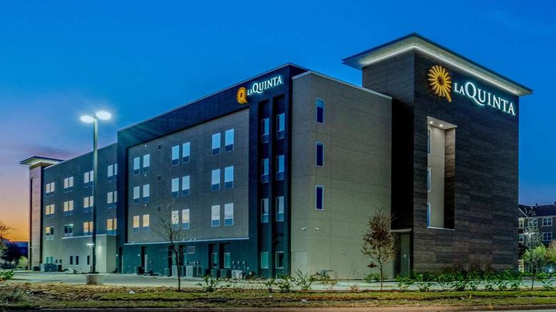 <b>La Quinta Inn & Suites by Wyndham Exterior</b>. Images powered by <a href="https://iceportal.shijigroup.com/" title="IcePortal" target="_blank">IcePortal</a>.