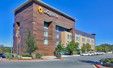 La Quinta Inn-Suites by Wyndham Lakeway