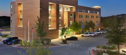 La Quinta Inn-Suites by Wyndham Lakeway Exterior