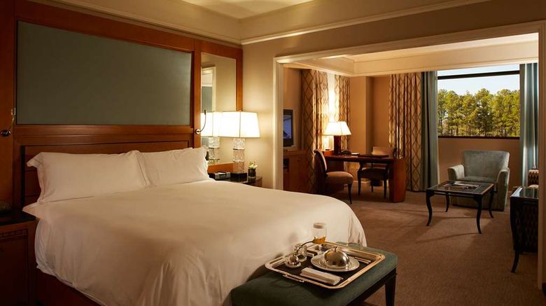 <b>The Umstead Hotel and Spa Suite</b>. Images powered by <a href="https://iceportal.shijigroup.com/" title="IcePortal" target="_blank">IcePortal</a>.