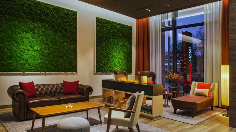 <b>IntercityHotel Hamburg-Barmbek Lobby</b>. Images powered by <a href="https://iceportal.shijigroup.com/" title="IcePortal" target="_blank">IcePortal</a>.