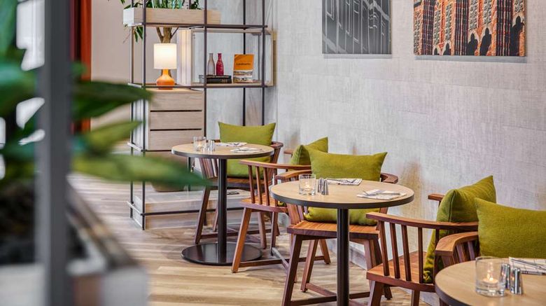 <b>IntercityHotel Hannover Hauptbahnhof Ost Restaurant</b>. Images powered by <a href="https://iceportal.shijigroup.com/" title="IcePortal" target="_blank">IcePortal</a>.