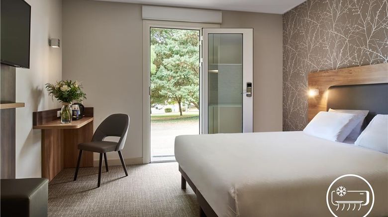 <b>Kyriad Sens Room</b>. Images powered by <a href="https://iceportal.shijigroup.com/" title="IcePortal" target="_blank">IcePortal</a>.