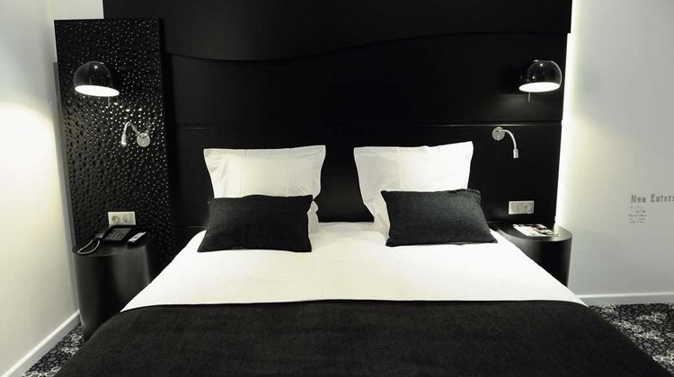 Kyriad Prestige Perpignan Centre Del Mon Room