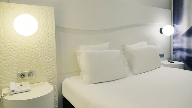 Kyriad Prestige Perpignan Centre Del Mon Room