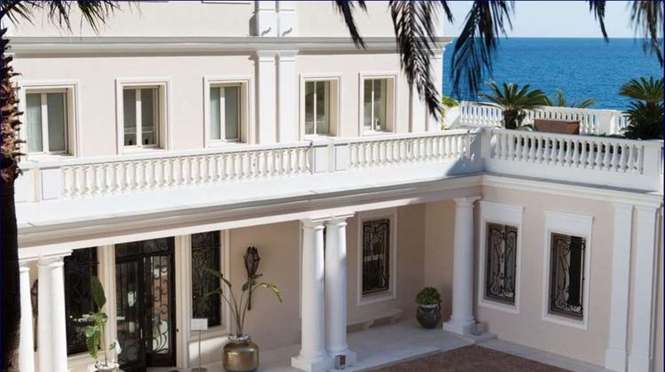 Cap Estel Exterior