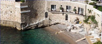 Cap Estel Exterior