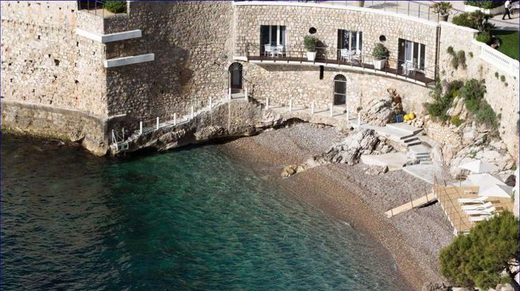 Cap Estel Exterior
