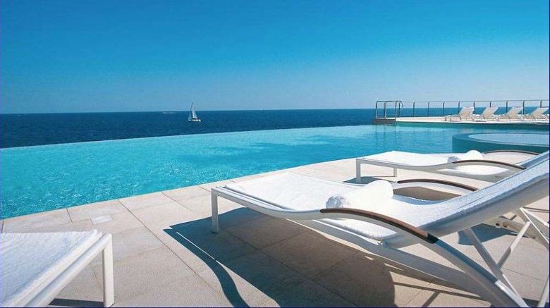 <b>Cap Estel Pool</b>. Images powered by <a href="https://iceportal.shijigroup.com/" title="IcePortal" target="_blank">IcePortal</a>.