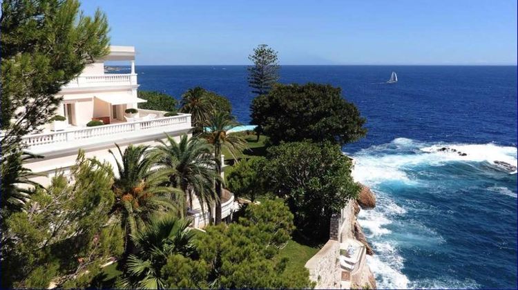 Cap Estel Exterior