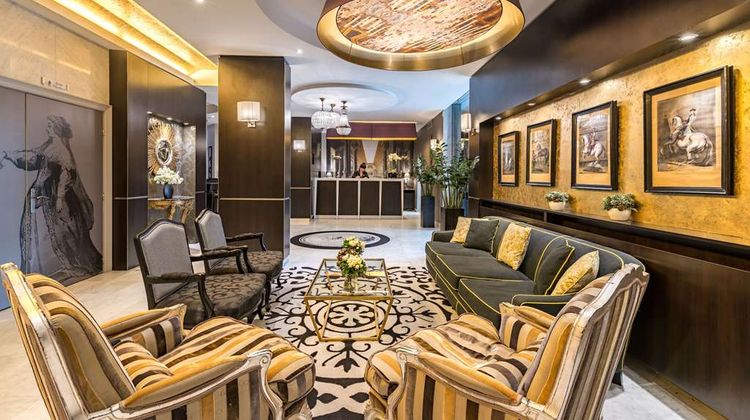 Le Versailles Hotel Restaurant