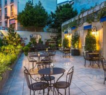 Le Versailles Hotel Exterior