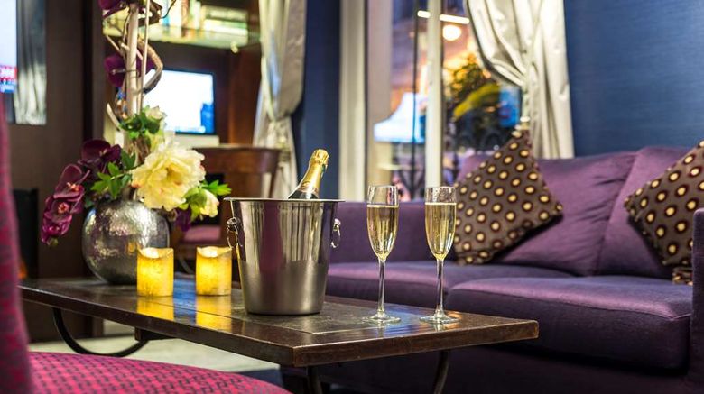 <b>Hotel Royal Saint Germain Restaurant</b>. Images powered by <a href="https://iceportal.shijigroup.com/" title="IcePortal" target="_blank">IcePortal</a>.
