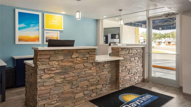 Days Inn by Wyndham Apopka/Orlando Lobby