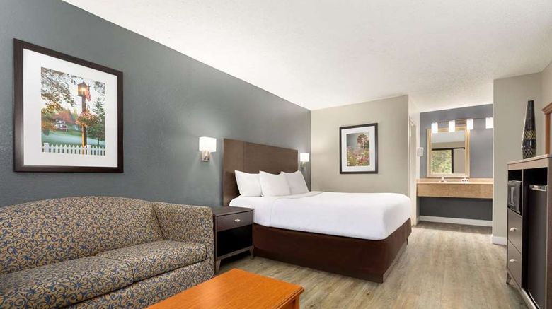 <b>Baymont by Wyndham Wilmington Suite</b>. Images powered by <a href="https://iceportal.shijigroup.com/" title="IcePortal" target="_blank">IcePortal</a>.