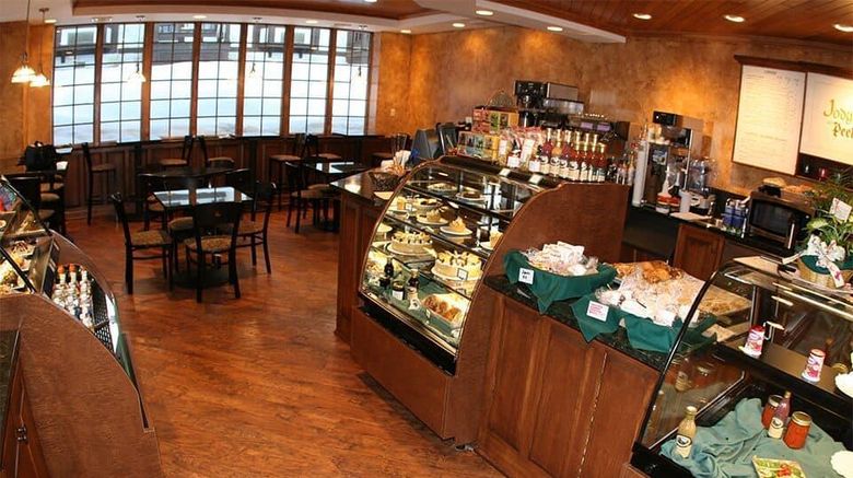 <b>Peek'n Peak Resort & Conference Center Restaurant</b>. Images powered by <a href="https://iceportal.shijigroup.com/" title="IcePortal" target="_blank">IcePortal</a>.