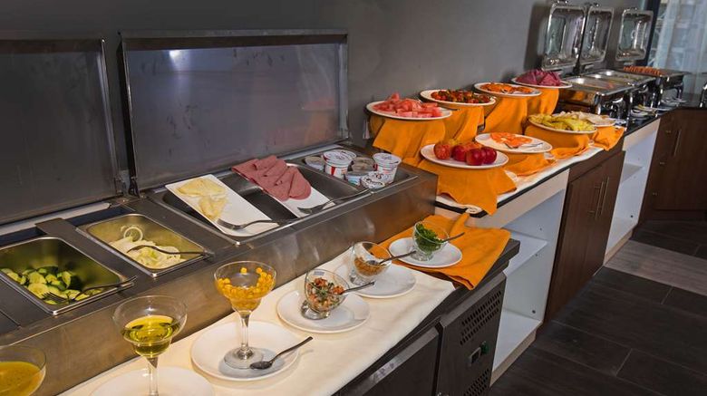 <b>Mado Hotel Restaurant</b>. Images powered by <a href="https://iceportal.shijigroup.com/" title="IcePortal" target="_blank">IcePortal</a>.