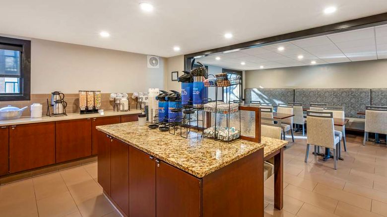 <b>Best Western Chicago - Downers Grove Restaurant</b>. Images powered by <a href="https://iceportal.shijigroup.com/" title="IcePortal" target="_blank">IcePortal</a>.