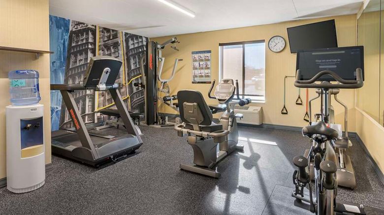 <b>Best Western Chicago - Downers Grove Health</b>. Images powered by <a href="https://iceportal.shijigroup.com/" title="IcePortal" target="_blank">IcePortal</a>.