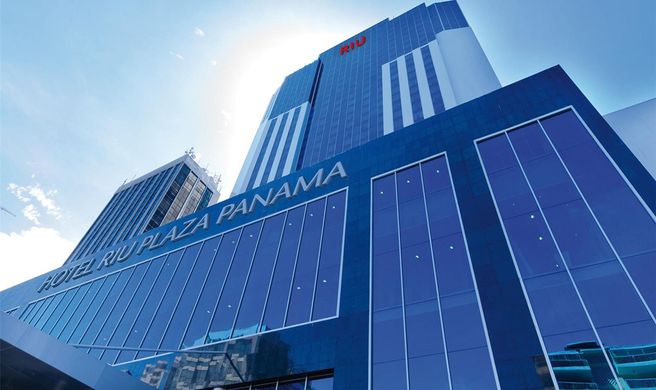 Hotel Riu Plaza Panama Exterior