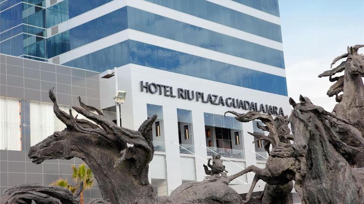 Hotel Riu Plaza Guadalajara Exterior
