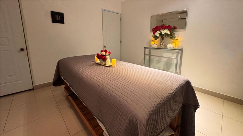 <b>Hotel Napolitano Spa</b>. Images powered by <a href="https://iceportal.shijigroup.com/" title="IcePortal" target="_blank">IcePortal</a>.