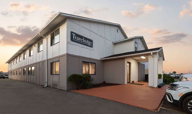 Travelodge by Wyndham Redwood Falls Exterior
