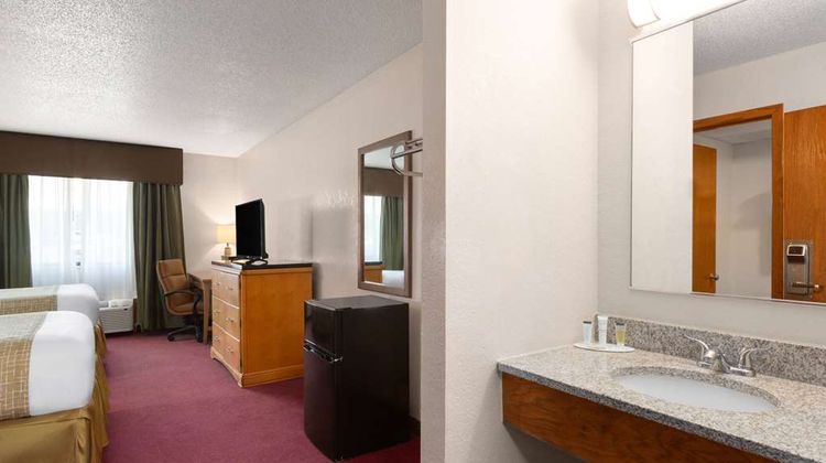 Travelodge by Wyndham Redwood Falls Room