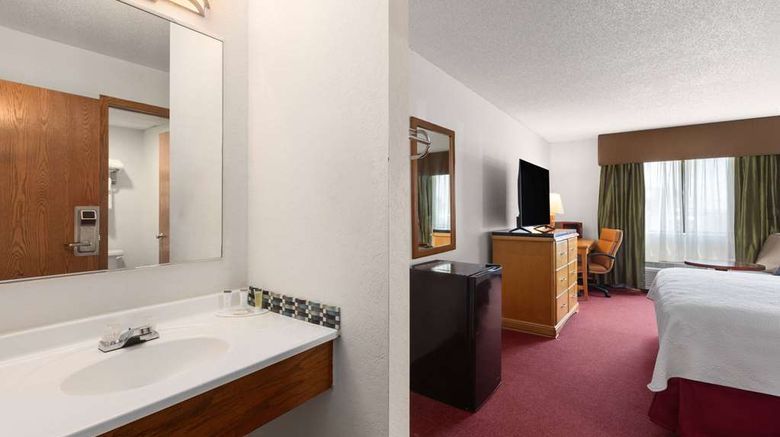 <b>Travelodge by Wyndham Redwood Falls Room</b>. Images powered by <a href="https://iceportal.shijigroup.com/" title="IcePortal" target="_blank">IcePortal</a>.