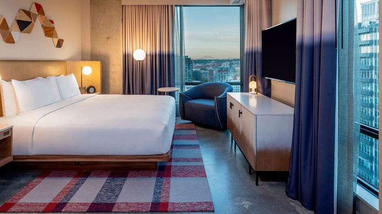 Hyatt Centric Downtown Portland Room