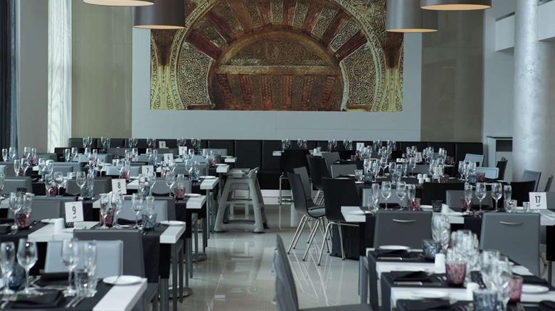 <b>Vila Gale Evora Restaurant</b>. Images powered by <a href="https://iceportal.shijigroup.com/" title="IcePortal" target="_blank">IcePortal</a>.