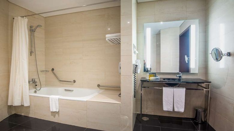 <b>Vila Gale Santa Cruz Room</b>. Images powered by <a href="https://iceportal.shijigroup.com/" title="IcePortal" target="_blank">IcePortal</a>.