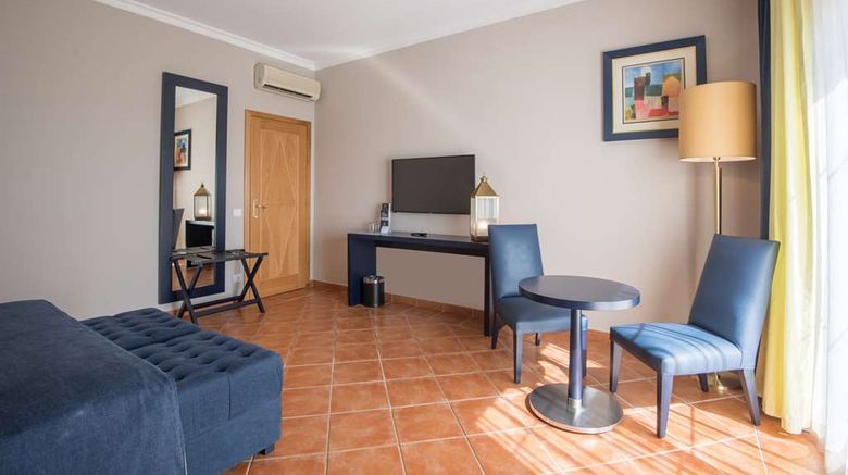 <b>Vila Gale Tavira Suite</b>. Images powered by <a href="https://iceportal.shijigroup.com/" title="IcePortal" target="_blank">IcePortal</a>.