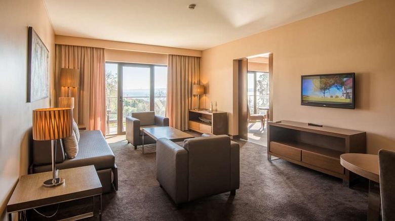 <b>Vila Gale Collection Palacio dos Arcos Suite</b>. Images powered by <a href="https://iceportal.shijigroup.com/" title="IcePortal" target="_blank">IcePortal</a>.