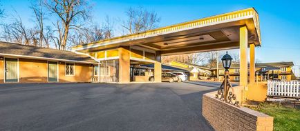 Econo Lodge Exterior