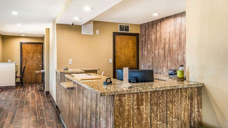 Econo Lodge Lobby