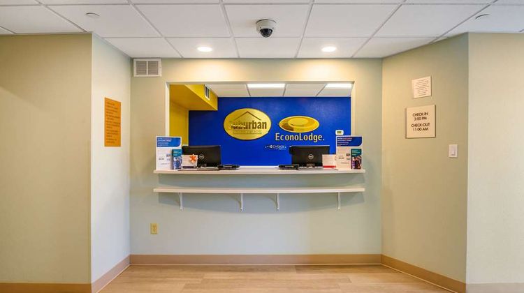 Econo Lodge Lobby